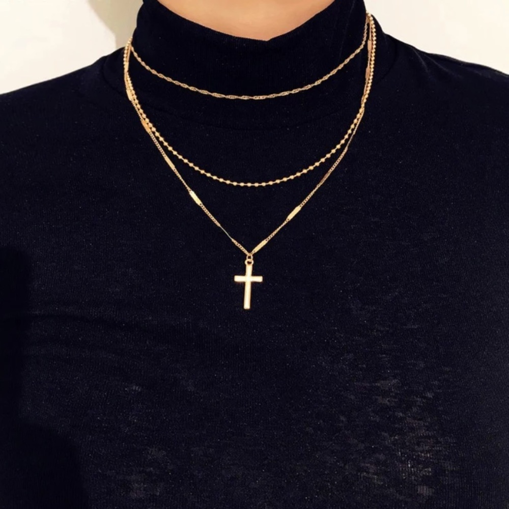 Fashionable Gold Layered Cross Pendant Necklace